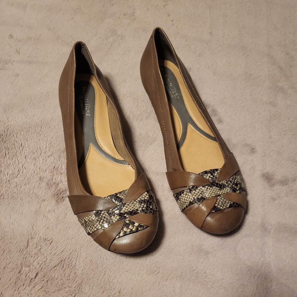Naturalizer N5 Comfort Round Toe Flats w/ Snake Python Detail - 8.5N